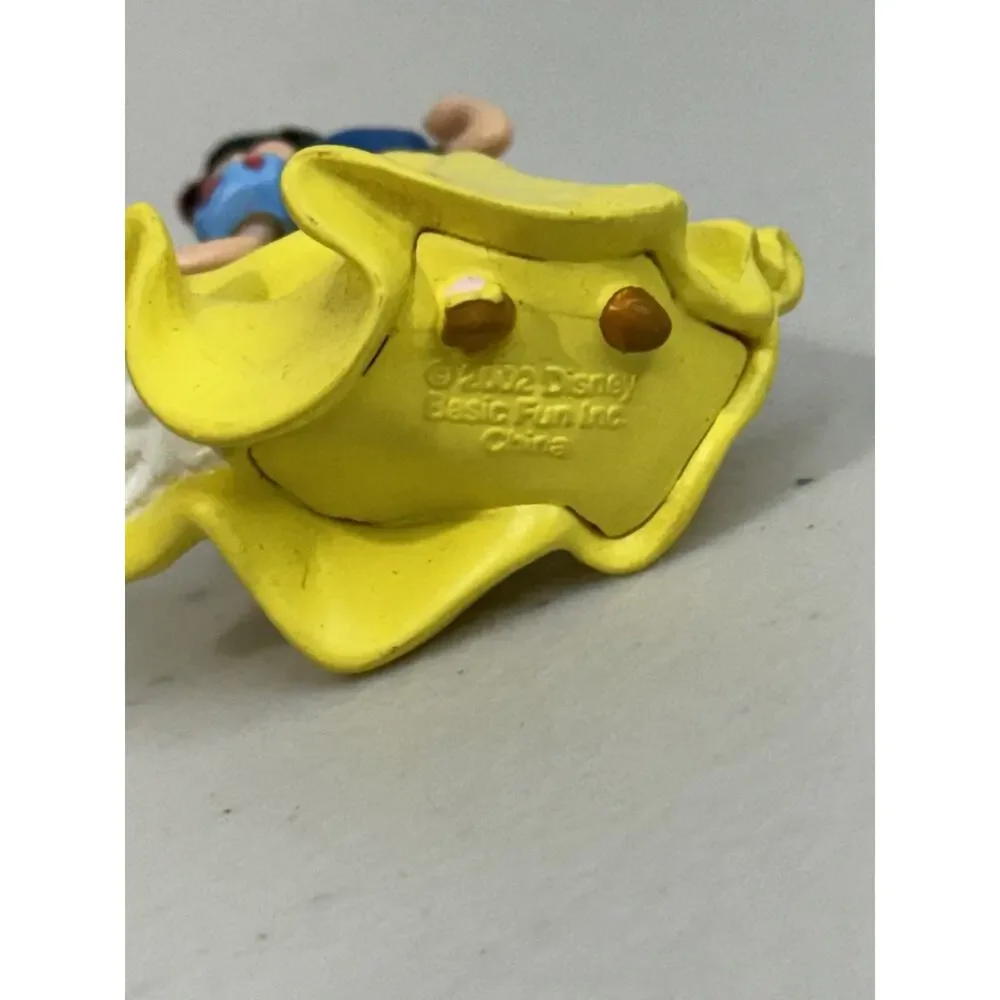 2002 VTG Disney Snow White Figural Clip Keychain Basic Fun Inc.